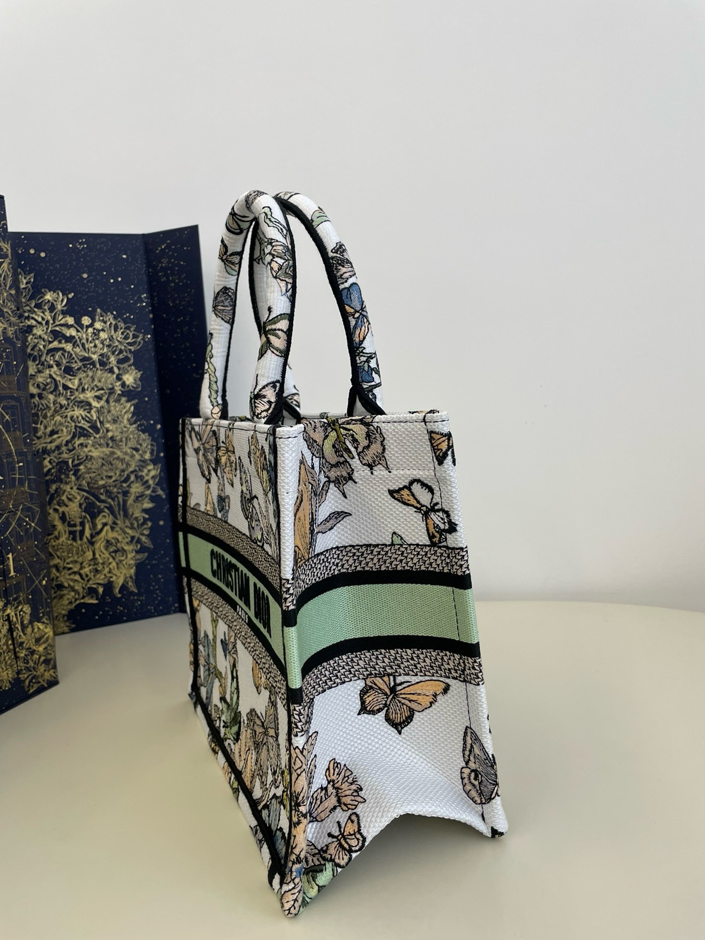 Bagsaaa D10r Small Book Tote White and Green Toile De Jouy Mexico Embroidery - 26x8x22cm