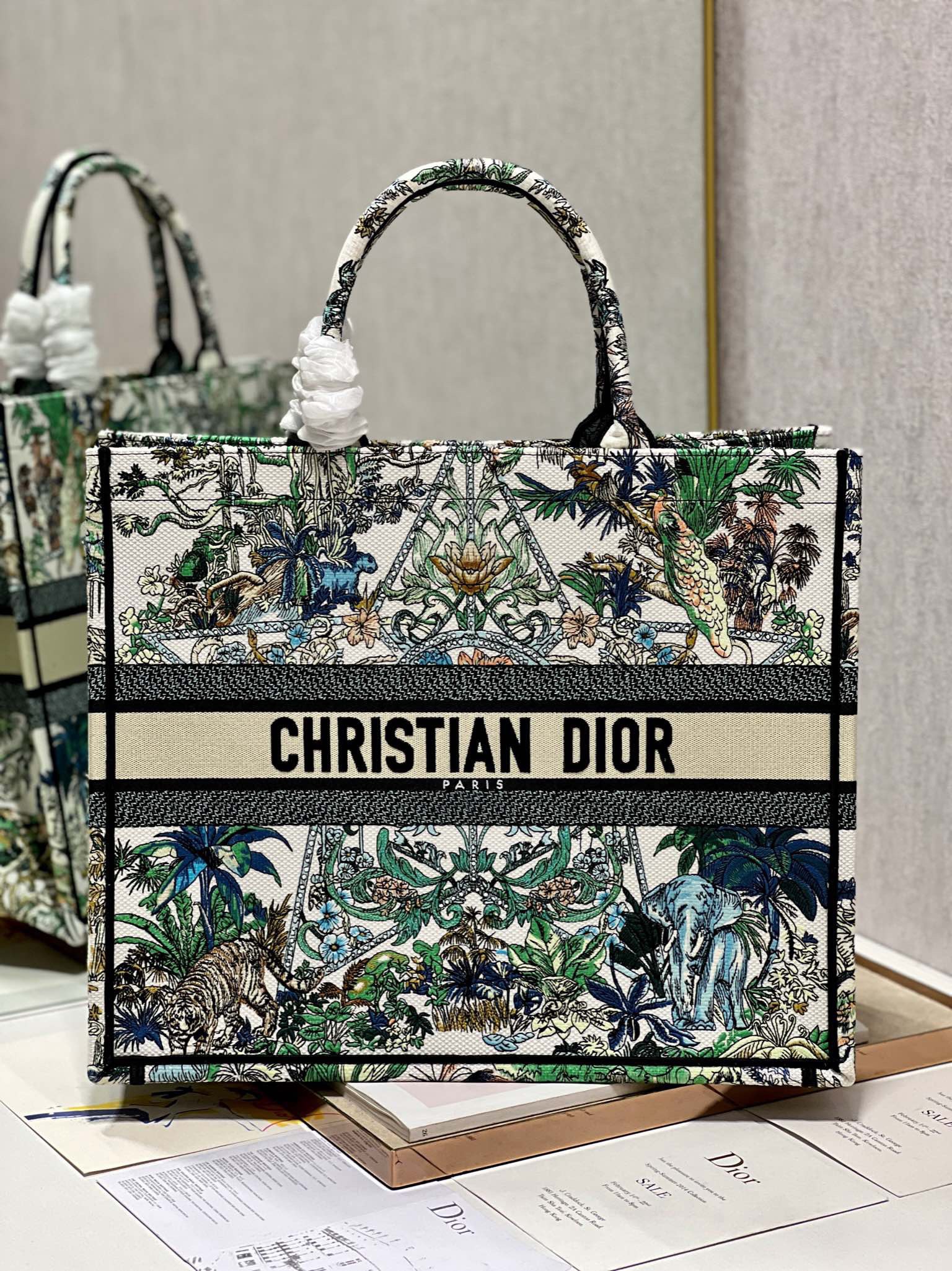 Bagsaaa D10r Large Book Tote Maria Grazia Chiuri Green - 42x35x18.5cm