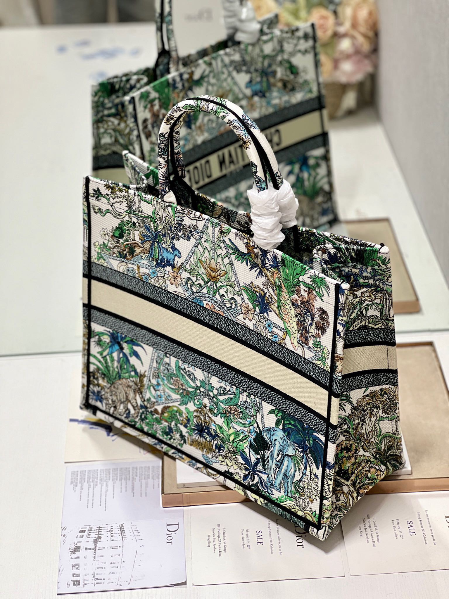 Bagsaaa D10r Large Book Tote Maria Grazia Chiuri Green - 42x35x18.5cm