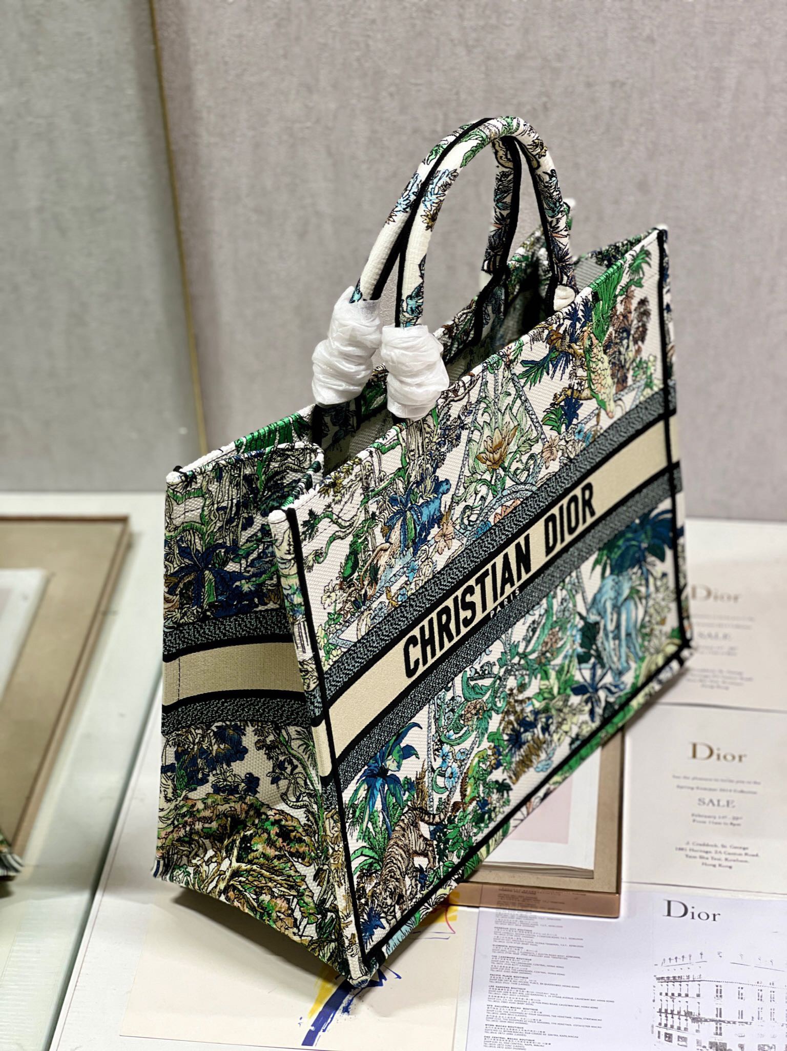 Bagsaaa D10r Large Book Tote Maria Grazia Chiuri Green - 42x35x18.5cm