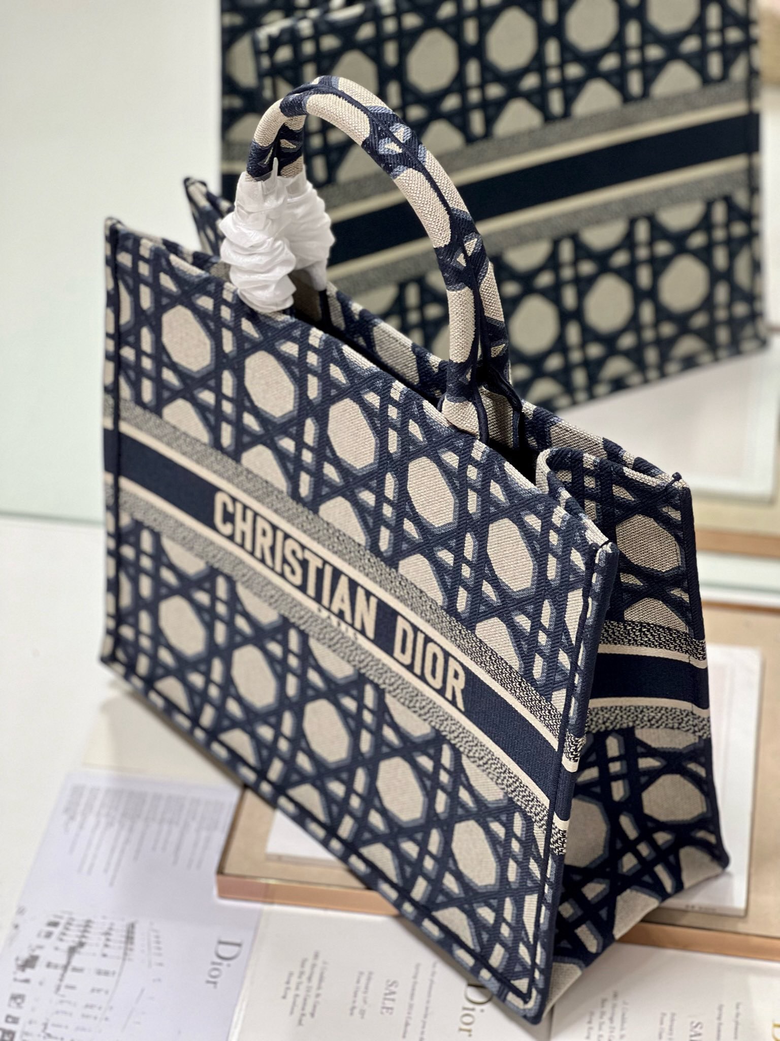Bagsaaa D10r Large Book Tote Blue Macrocannage Embroidery
