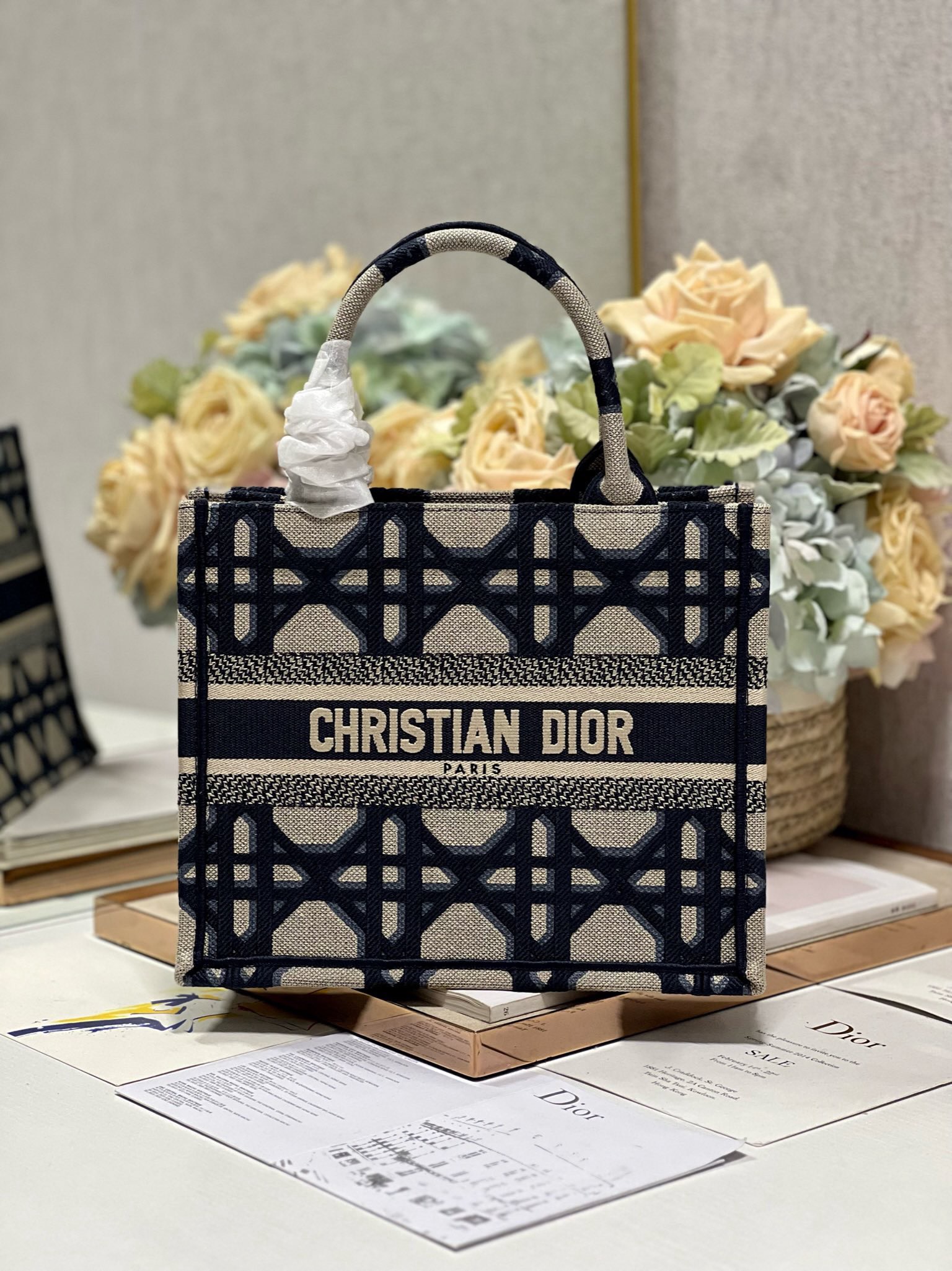 Bagsaaa D10r Small Book Tote Blue Macrocannage Embroidery 