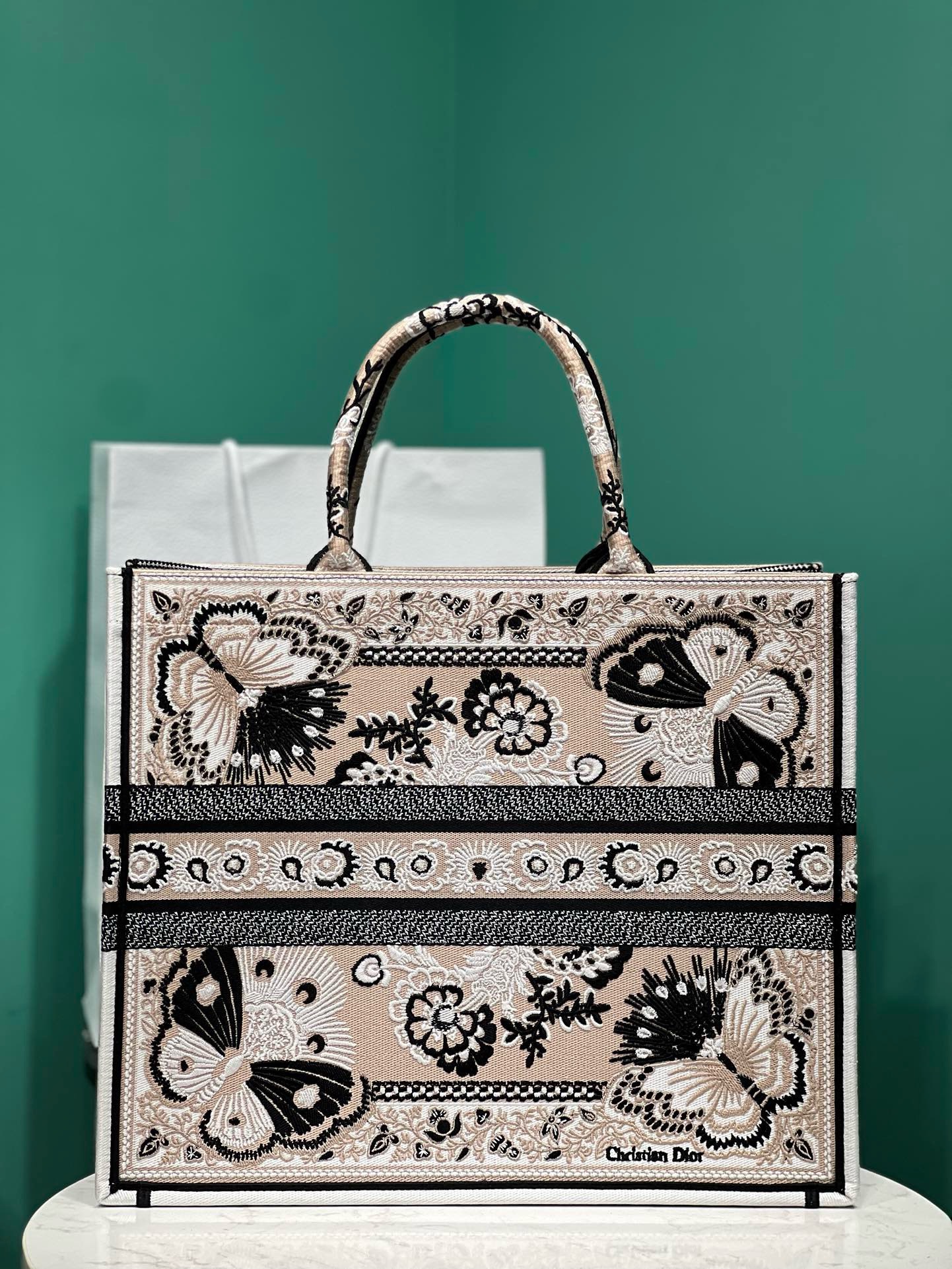 Bagsaaa D10r Medium Book Tote Beige and White Butterfly Bandana Embroidery