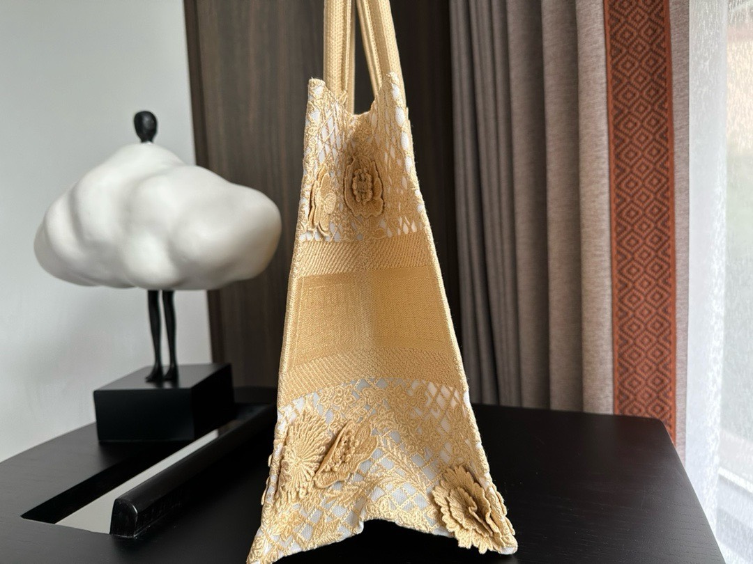 Bagsaaa D10r Book Tote Medium Beige D-Lace Flower Embroidery with 3D Macramé Effect