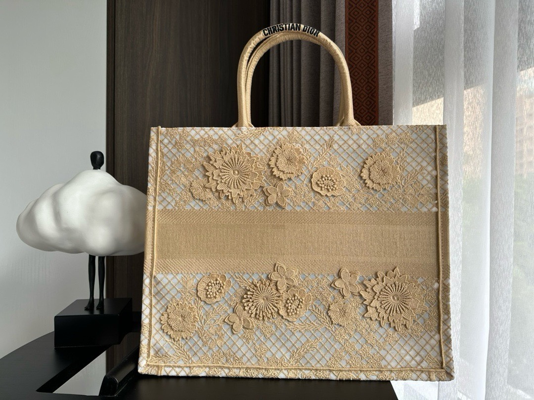 Bagsaaa D10r Book Tote Large Beige D-Lace Flower Embroidery with 3D Macramé Effect