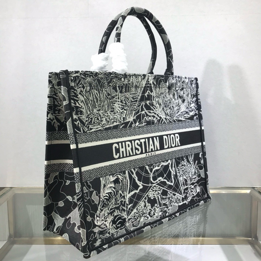 Bagsaaa D10r Large Book Tote Star Embroidery - 42x35x18cm
