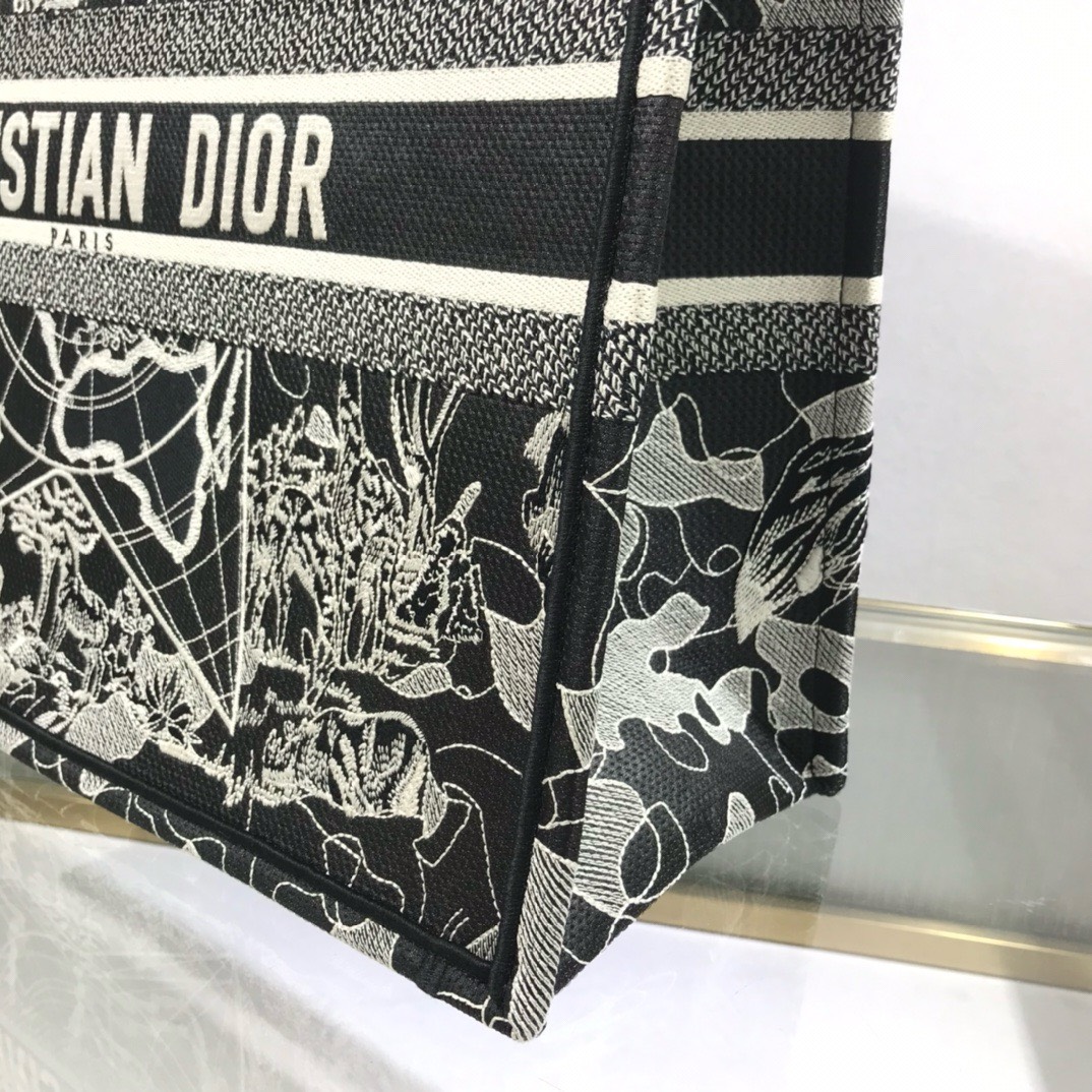 Bagsaaa D10r Large Book Tote Star Embroidery - 42x35x18cm