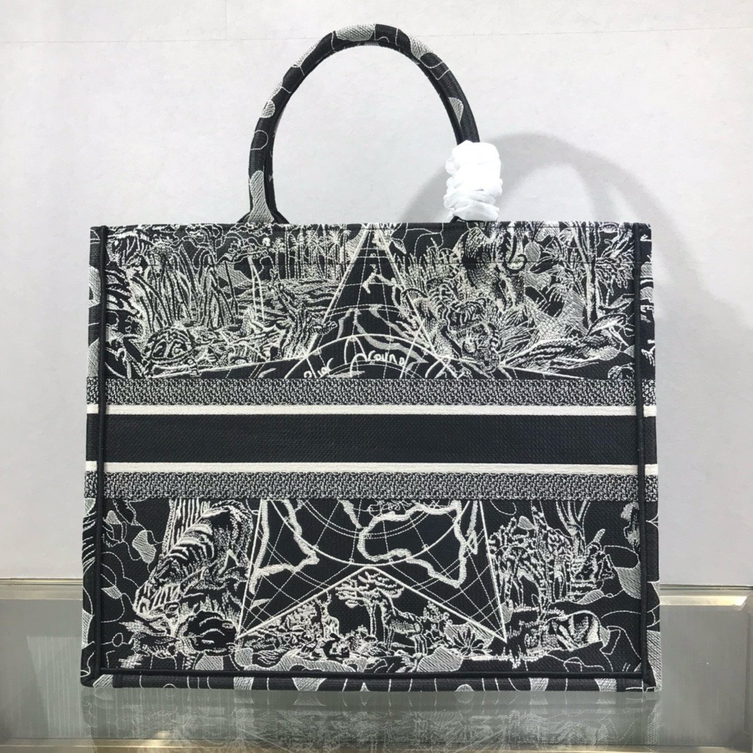 Bagsaaa D10r Large Book Tote Star Embroidery - 42x35x18cm