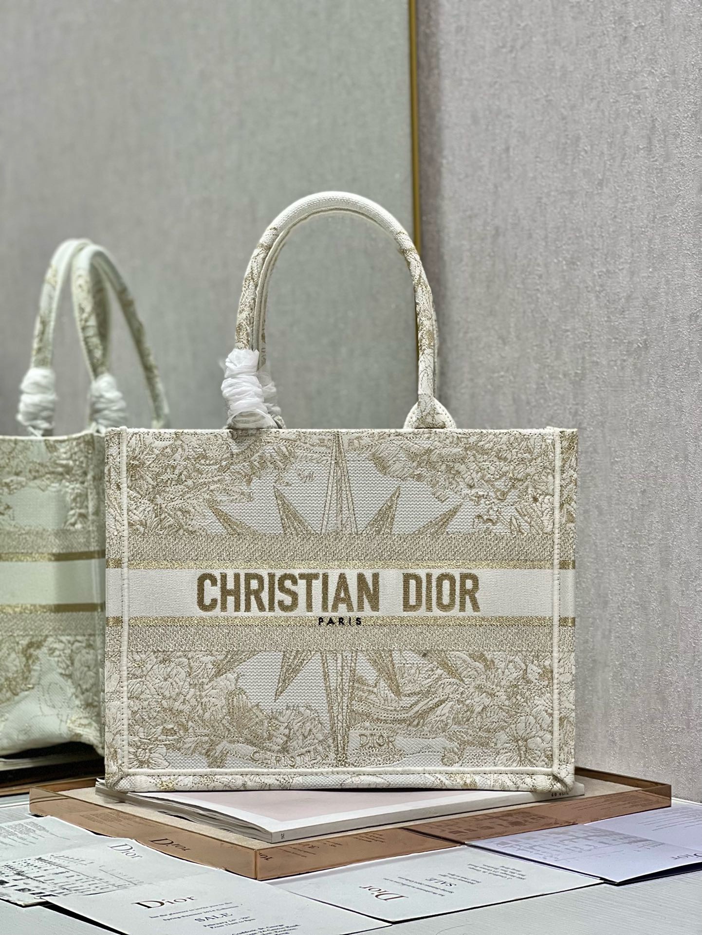 Bagsaaa D10r Medium Book Tote Gold Tone Metallic - 35cm