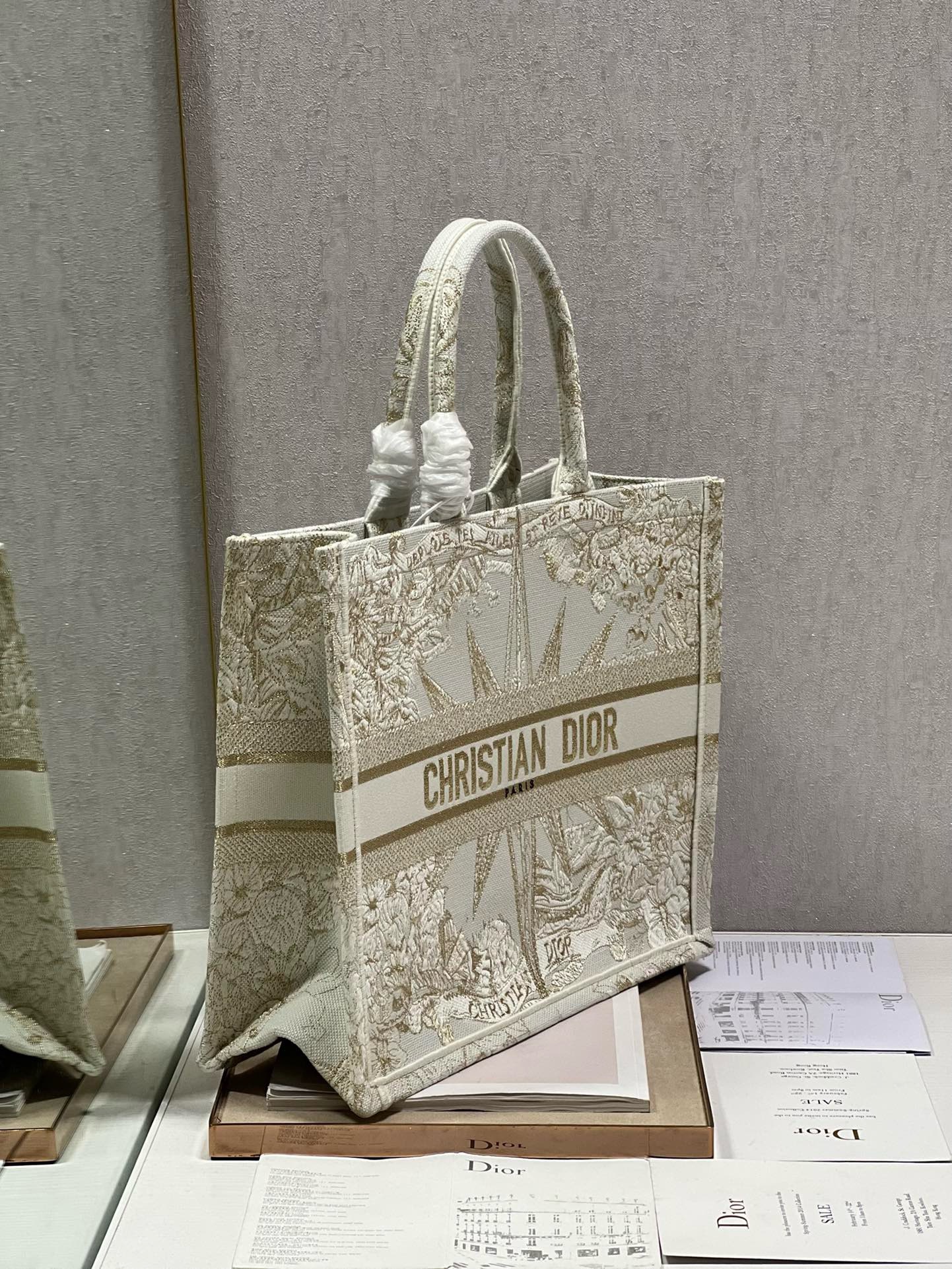 Bagsaaa D10r Large Book Tote Gold Tone Metallic - 42cm