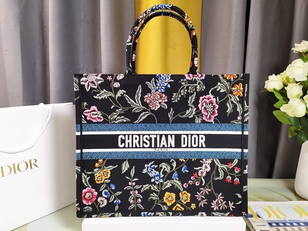 Bagsaaa D10r Large Black Petites Fleurs Embroidery Book Tote 42cm