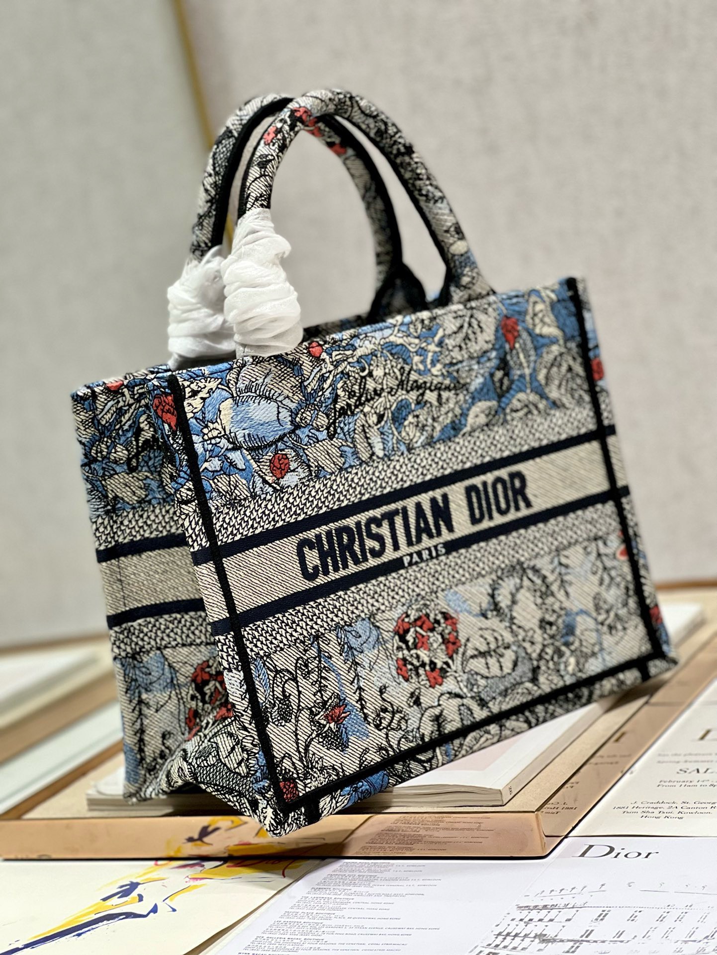 Bagsaaa D10r Small Blue Jardin Magique Embroidery Book Tote 26cm