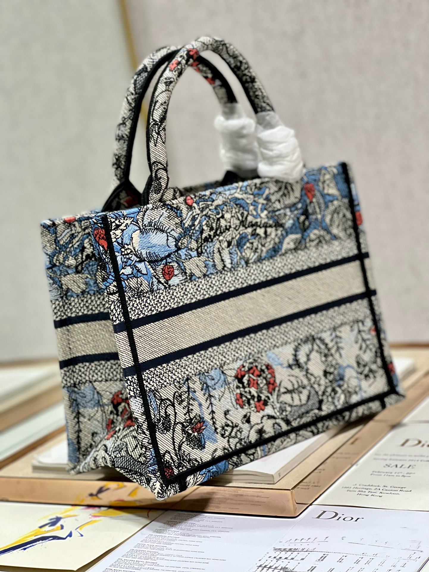 Bagsaaa D10r Small Blue Jardin Magique Embroidery Book Tote 26cm