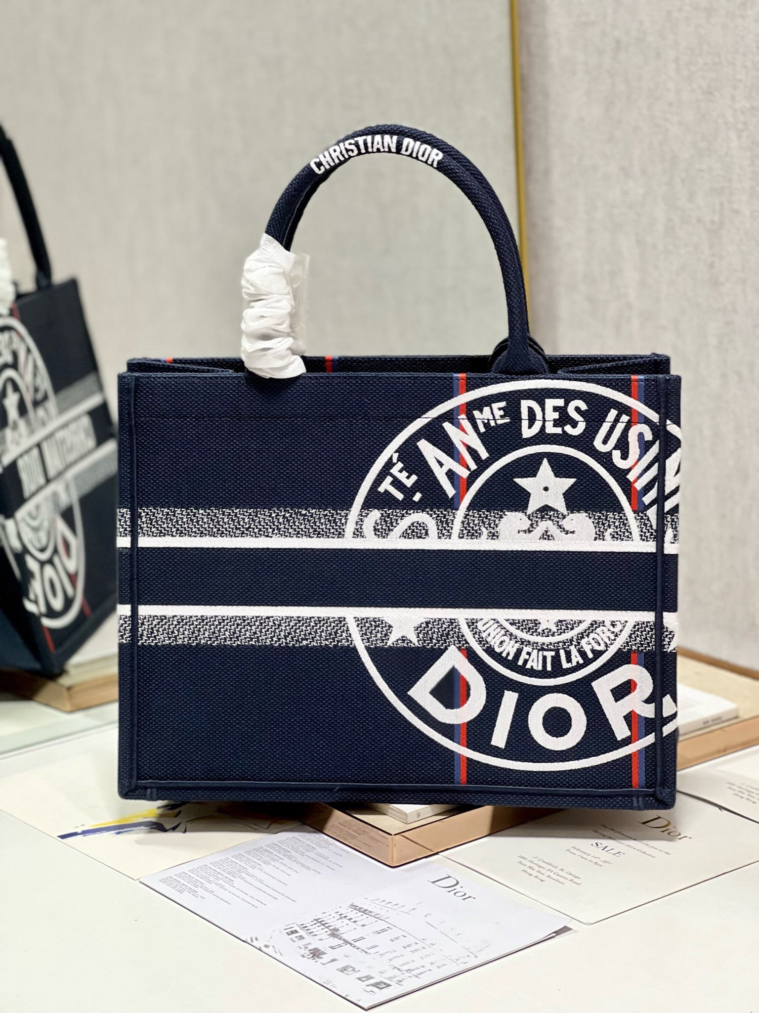 Bagsaaa Medium D10r Book Tote Blue D10r Union Embroidery - 36 x 27.5 x 16.5 cm