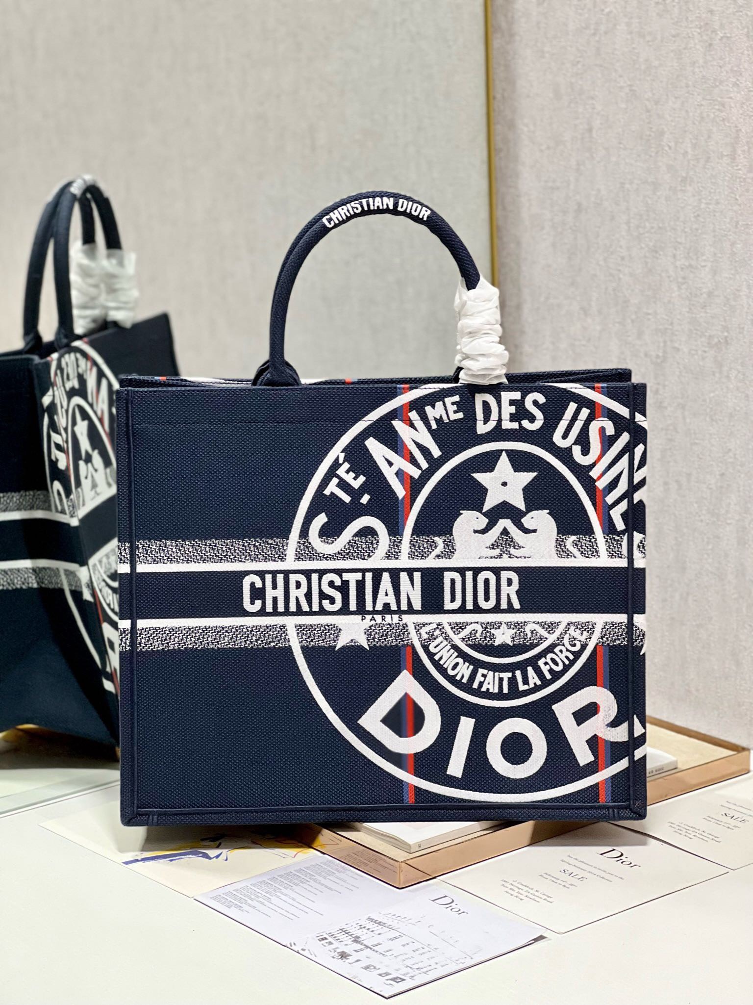Bagsaaa D10r Large Book Tote Canvas Jute Union Embroidered Blue 42cm