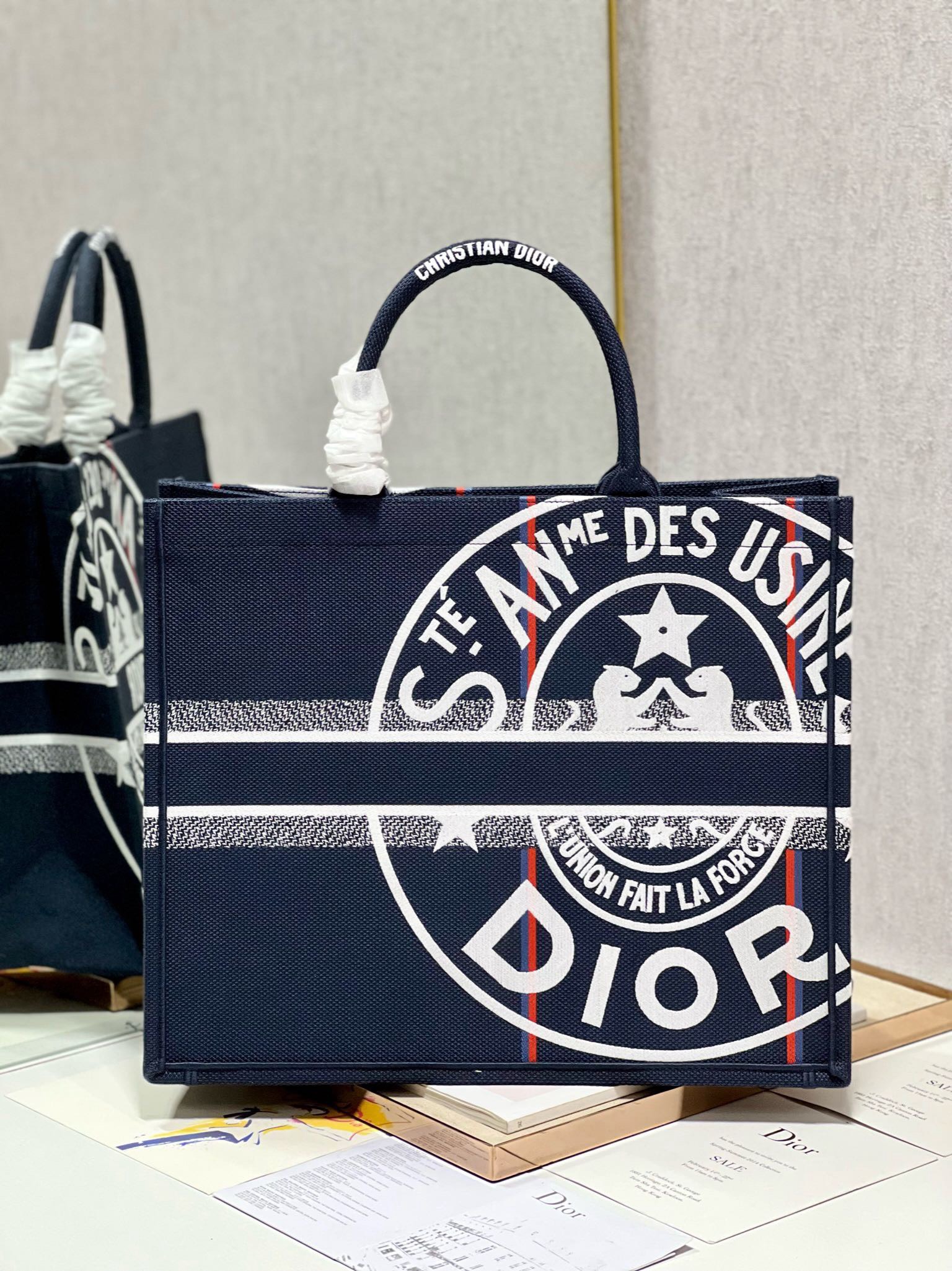 Bagsaaa D10r Large Book Tote Canvas Jute Union Embroidered Blue 42cm