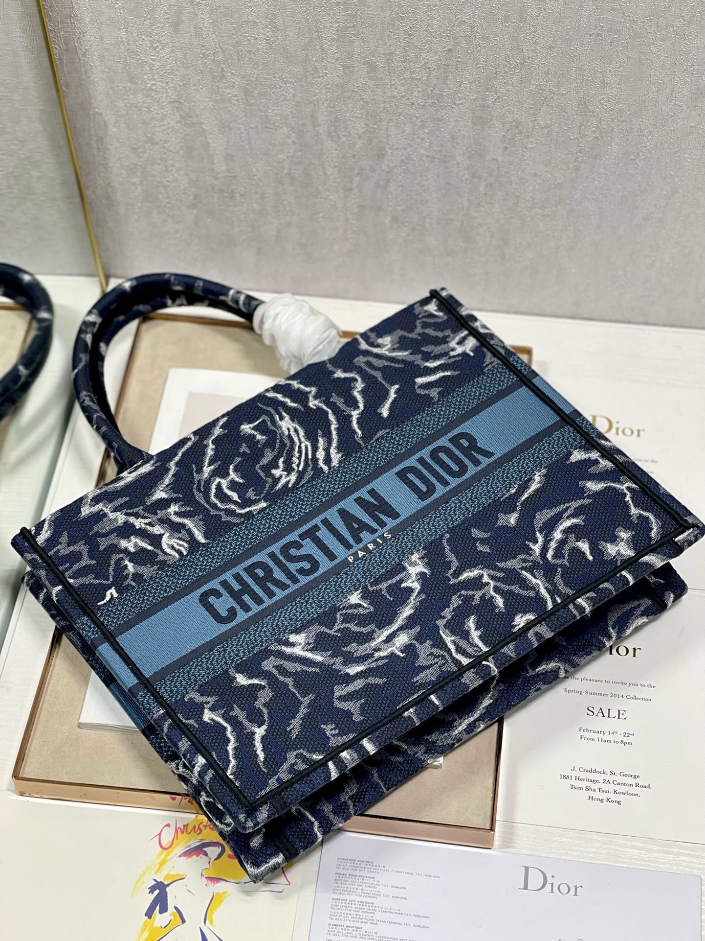 Bagsaaa D10r Medium Book Tote Blue Roses Embroidery