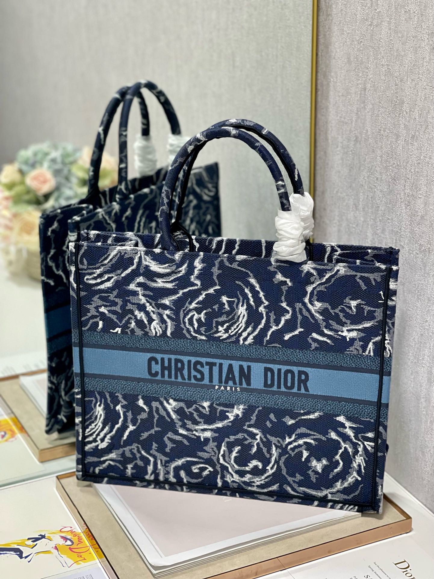 Bagsaaa D10r Large Book Tote Blue Roses Embroidery