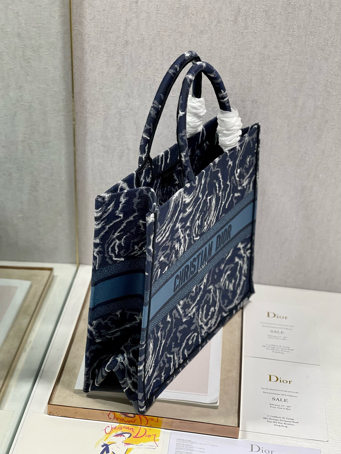 Bagsaaa D10r Large Book Tote Blue Roses Embroidery