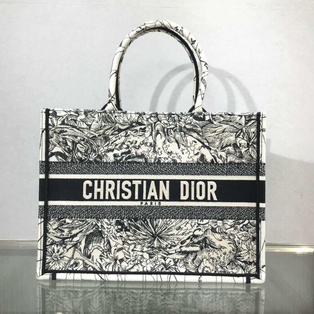 Bagsaaa D10r Medium Book Tote Black & White Embroidery