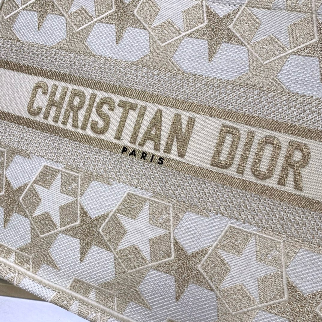 Bagsaaa D10r Medium Book Tote White & Gold -Toned Embroidery
