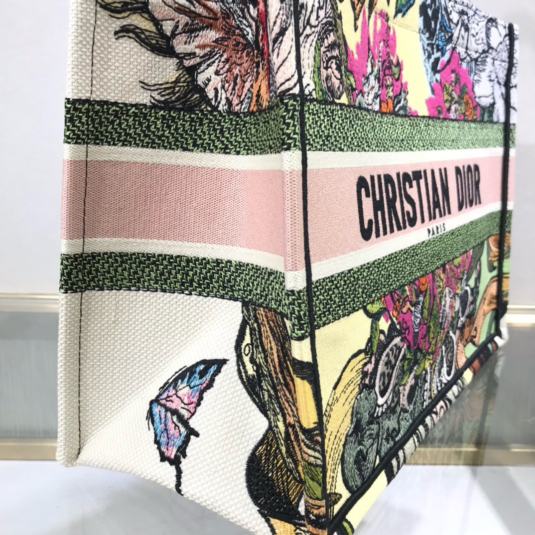 Bagsaaa D10r Medium Book Tote Multicolor Flower Embroidery