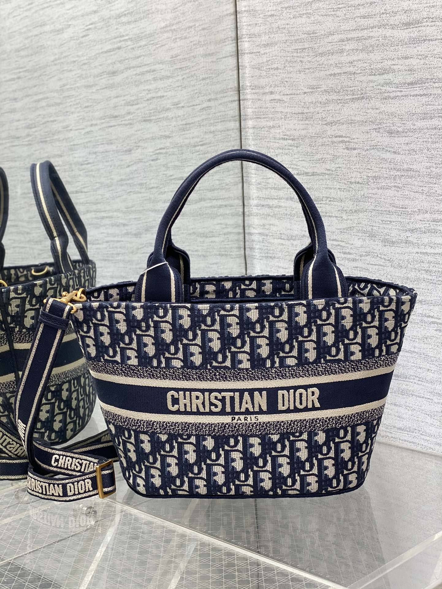 Bagsaaa D10r Hat Basket Bag Oblique Blue Embroidery