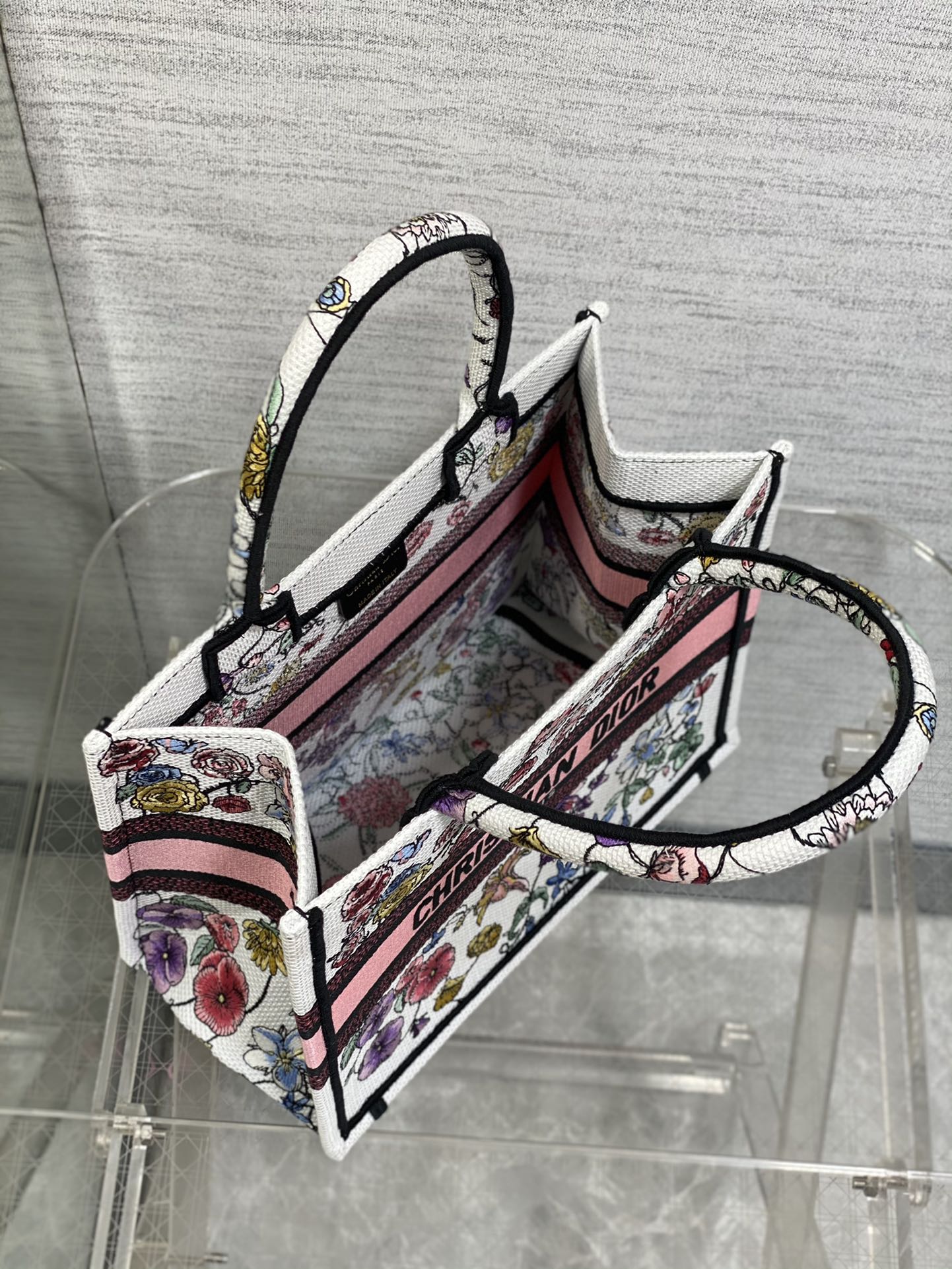 Bagsaaa D10r Small Book Tote White Multicolor Florilegio Embroidery 26cm