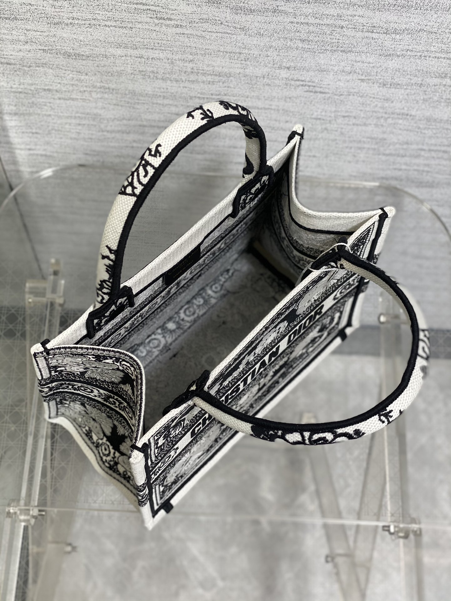 Bagsaaa D10r Small Book Tote Black Butterfly Bandana Embroidery 26cm