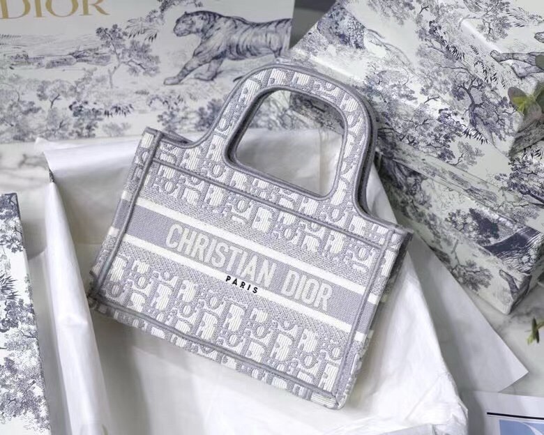 Bagsaaa D10r Mini Book Tote Grey Oblique - 22.5 x 24 x 8