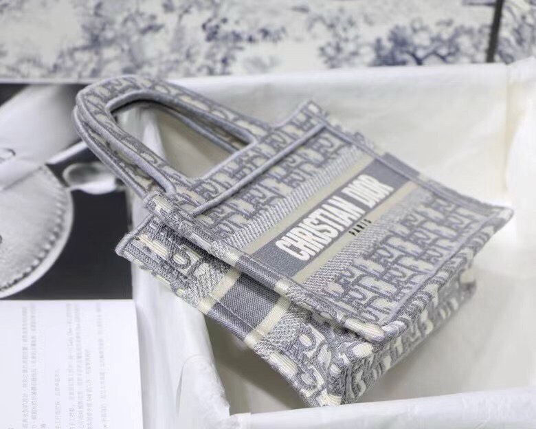 Bagsaaa D10r Mini Book Tote Grey Oblique - 22.5 x 24 x 8