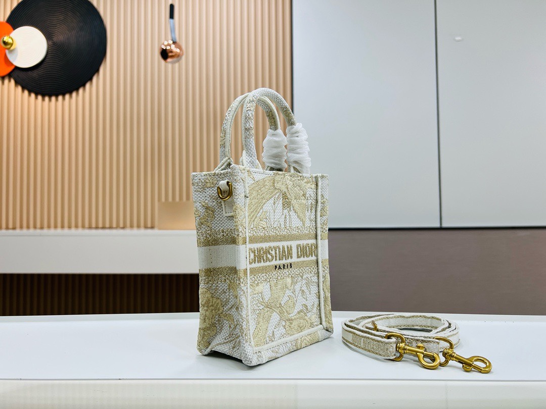 Bagsaaa D10r Phone Book Tote Gold Tone Bird Canvas Embroidery - 13.5*5*18cm