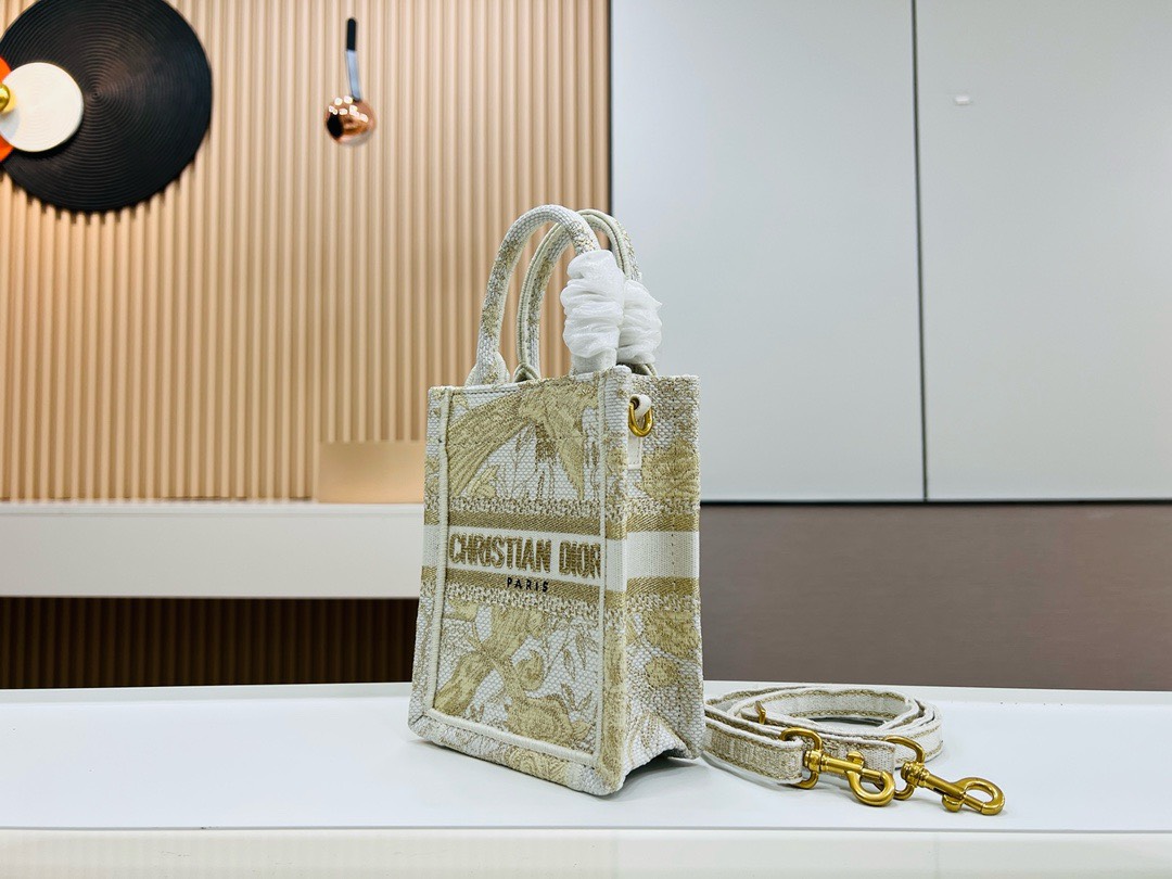 Bagsaaa D10r Phone Book Tote Gold Tone Bird Canvas Embroidery - 13.5*5*18cm