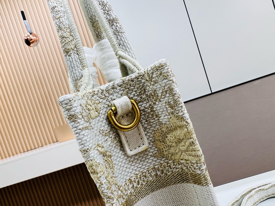 Bagsaaa D10r Phone Book Tote Gold Tone Bird Canvas Embroidery - 13.5*5*18cm