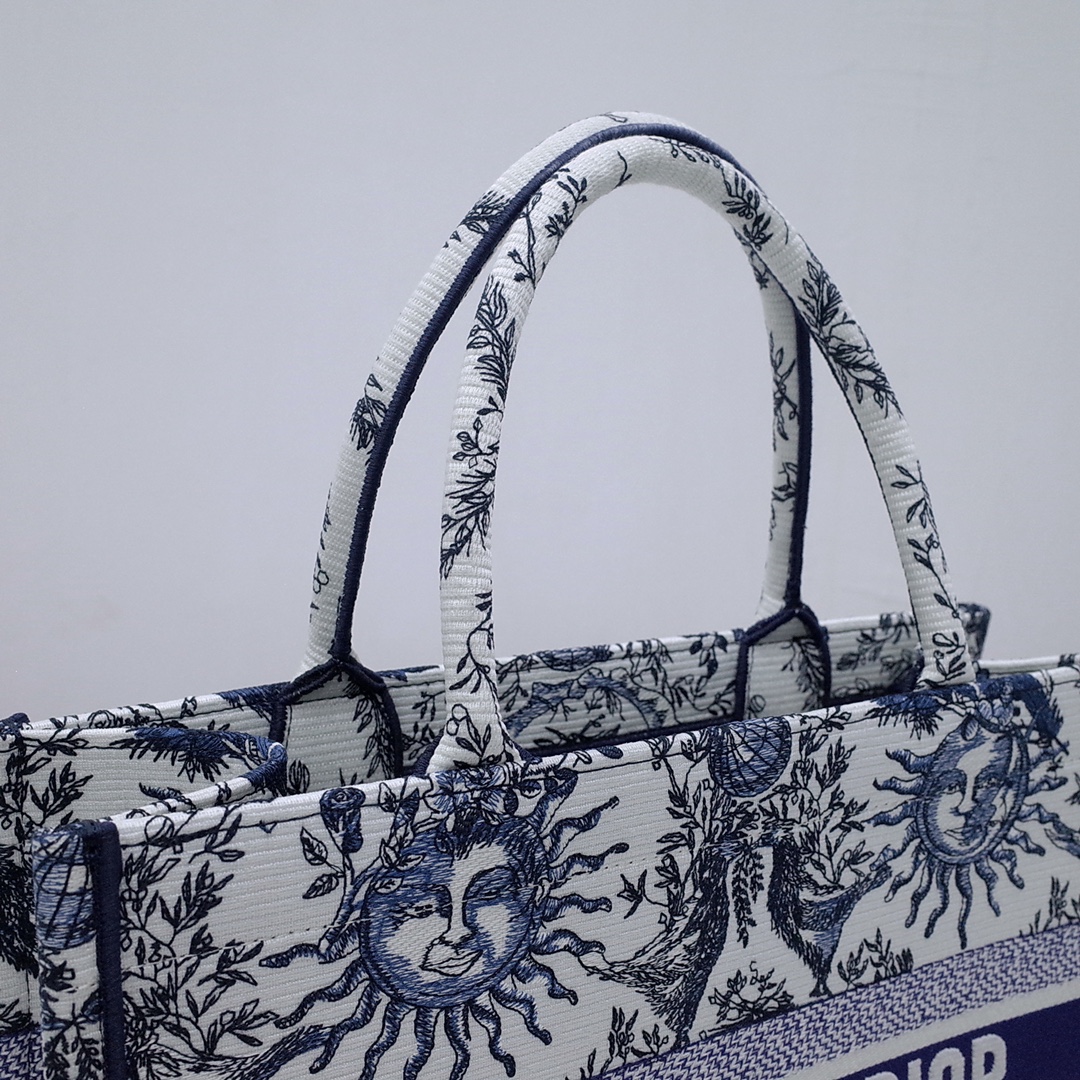 Bagsaaa Medium D10r Book Tote White and Navy Blue Toile de Jouy Soleil Embroidery - 36 x 27.5 x 16.5 cm