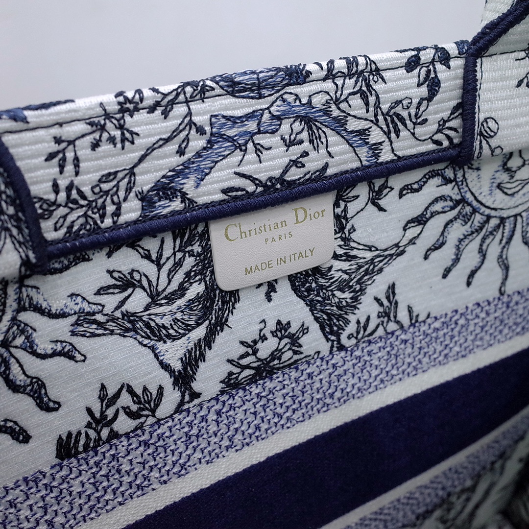 Bagsaaa Medium D10r Book Tote White and Navy Blue Toile de Jouy Soleil Embroidery - 36 x 27.5 x 16.5 cm