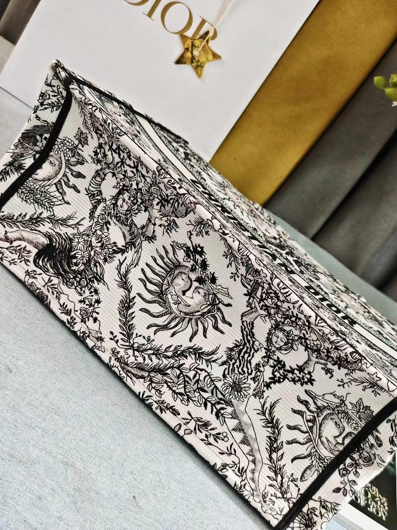 Bagsaaa Large D10r Book Tote White and Black Toile de Jouy Soleil Embroidery - 42 x 35 x 18.5 cm