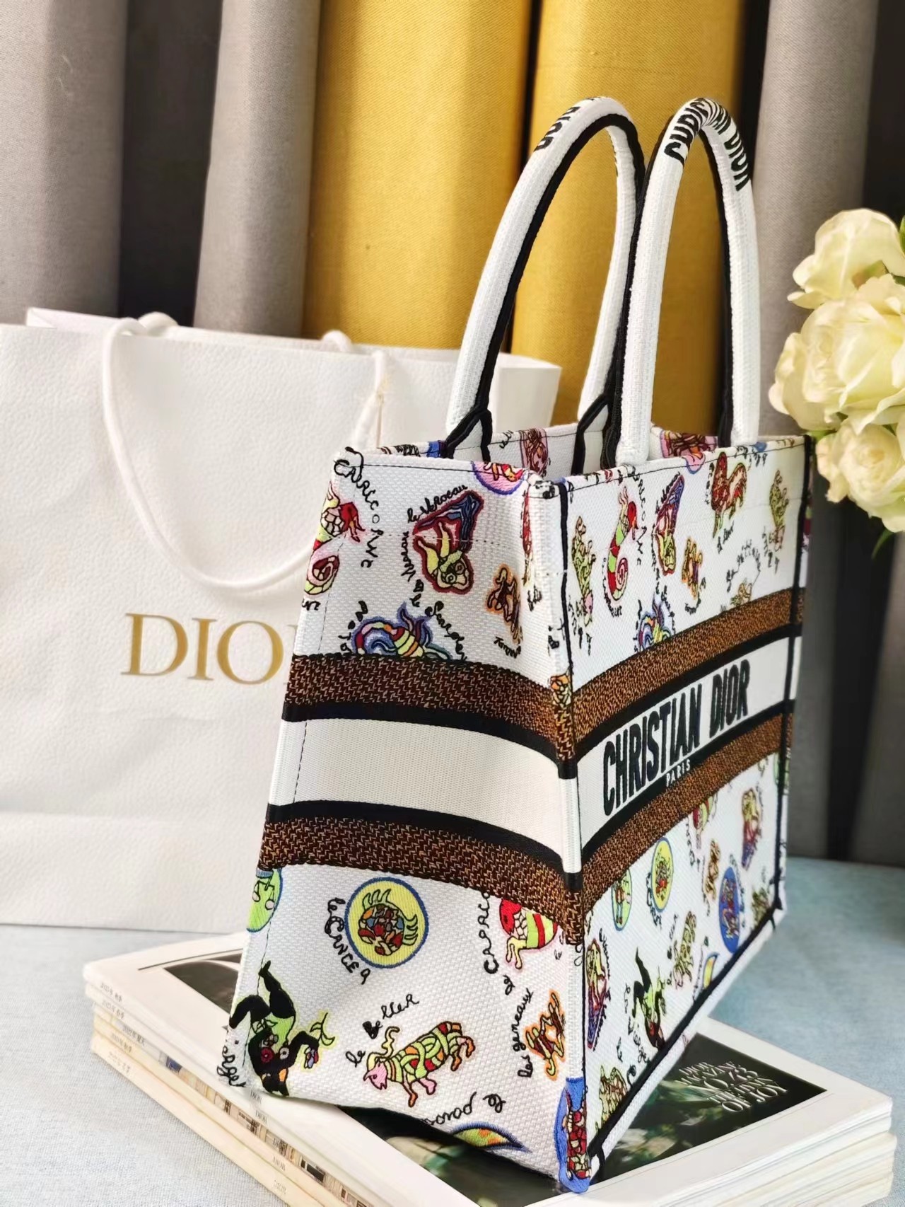 Bagsaaa Medium D10r Book Tote White Multicolor Dragon Zodiac Embroidery - 36 x 27.5 x 16.5 cm