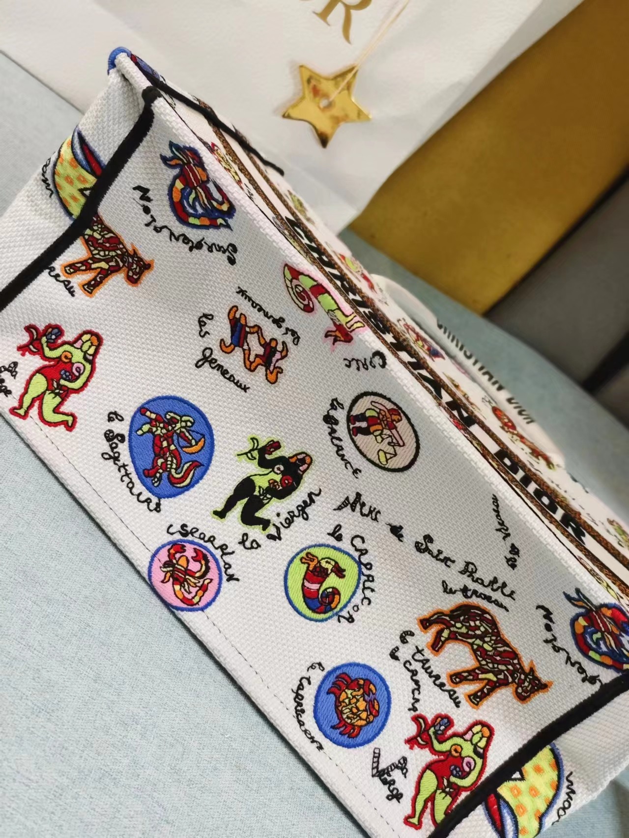 Bagsaaa Medium D10r Book Tote White Multicolor Dragon Zodiac Embroidery - 36 x 27.5 x 16.5 cm