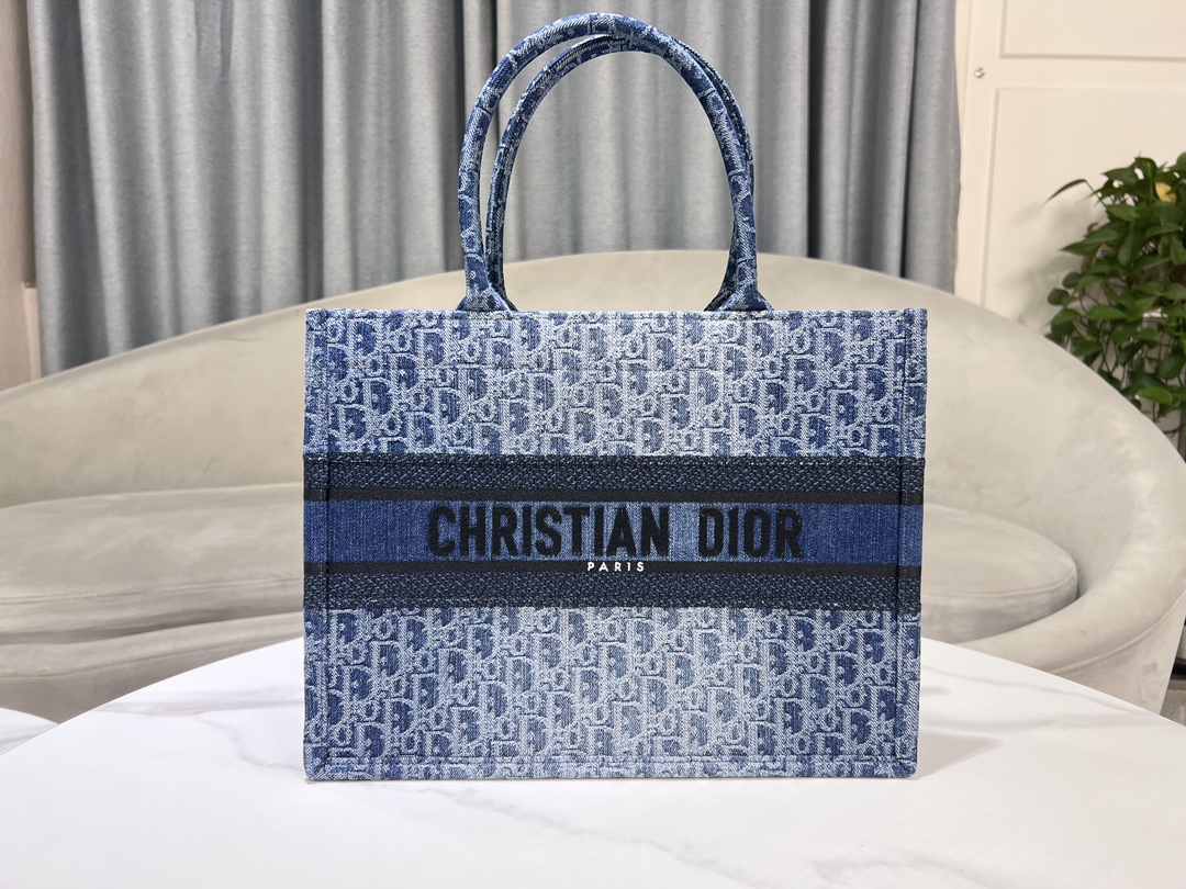 bagsaaa medium d10r book tote blue De*1m d10r oblique jacquard - 36 x 27.5 x 16.5 cm