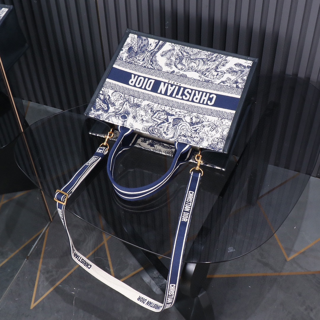 Bagsaaa Medium D10r Book Tote White and Navy Blue Toile de Jouy Sauvage Embroidery with Navy Blue Calfskin - 36.5 x 28 x 17.5 cm