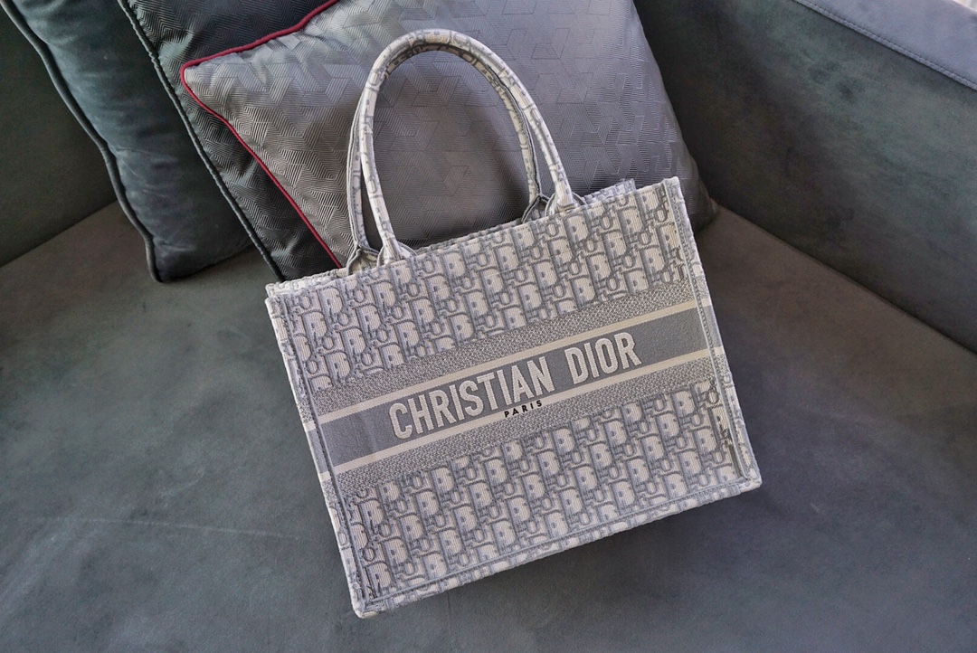 Bagsaaa Medium D10r Book Tote Ecru and Gray D10r Oblique Embroidery - 36 x 27.5 x 16.5 cm