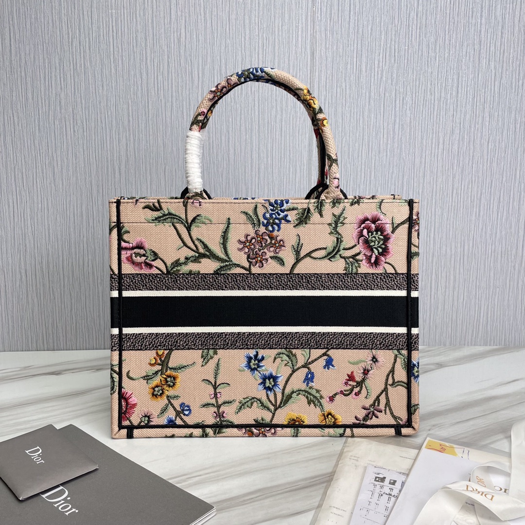 Bagsaaa Medium D10r Book Tote Pink Multicolor D10r Petites Fleurs Embroidery - 36x27.5x16.5 cm