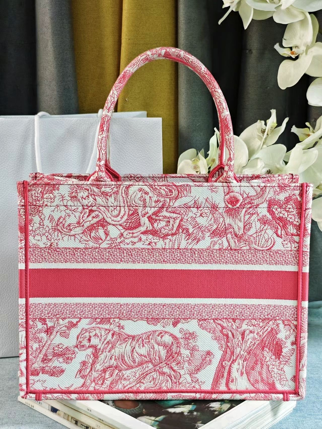 Bagsaaa Medium D10riviera D10r Book Tote Candy Pink Toile de Jouy Embroidery - 36 x 27.5 x 16.5 cm
