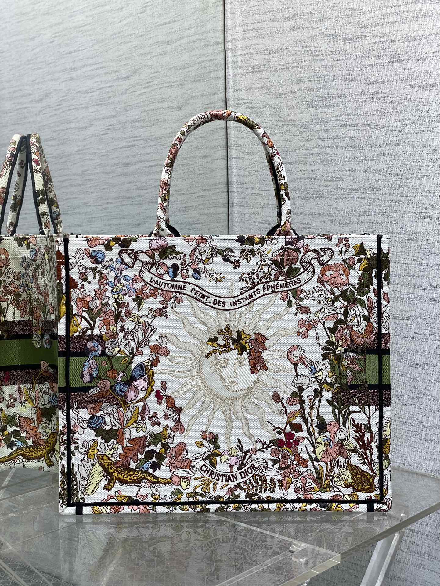 bagsaaa large d10r book tote ecru multicolor d10r 4 saisons auT0mne soleil embroidery - 42 x 35 x 18.5 cm
