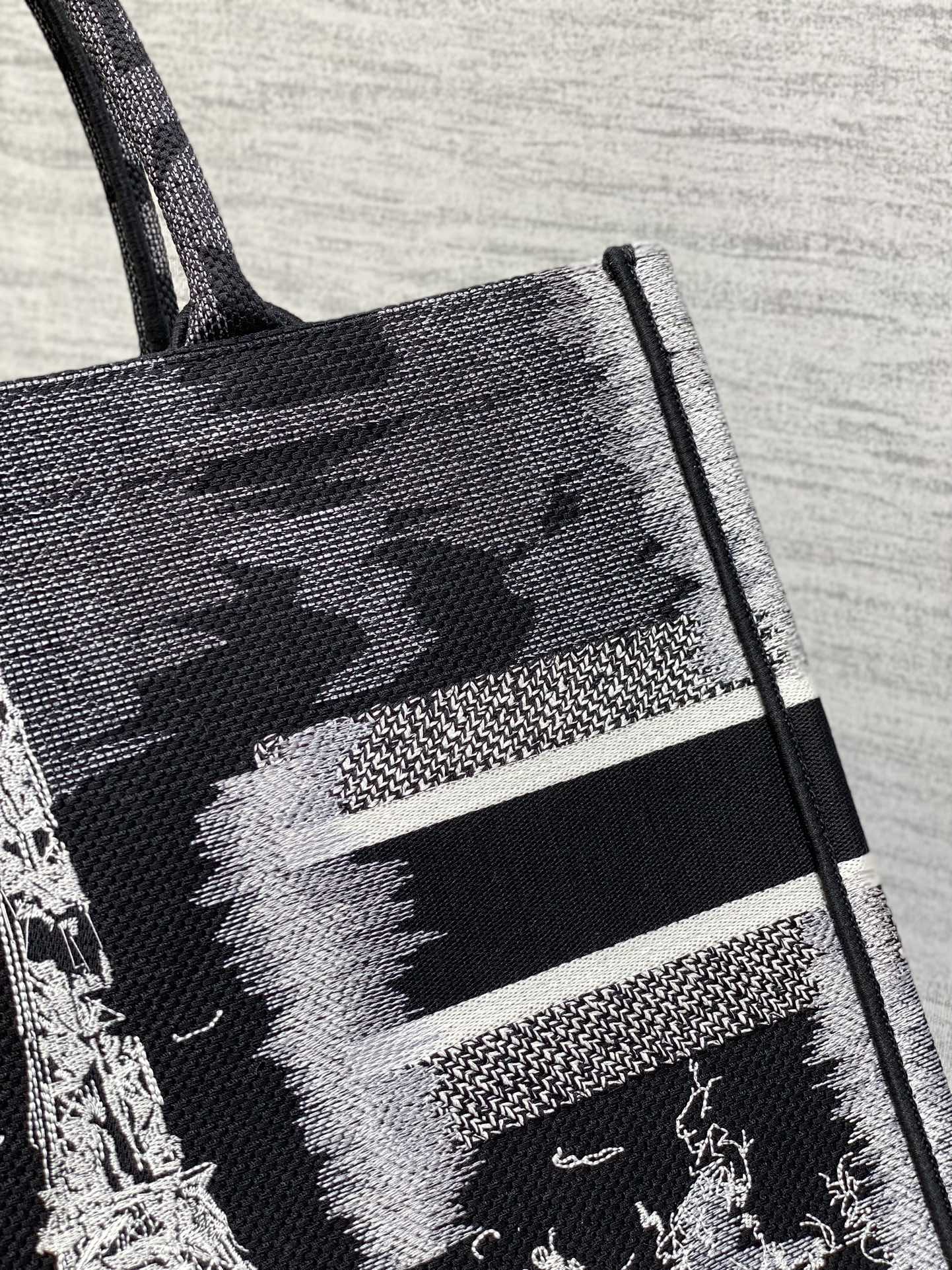 Bagsaaa Medium D10r Book Tote Black and White Paris Embroidery - 36 x 27.5 x 16.5 cm