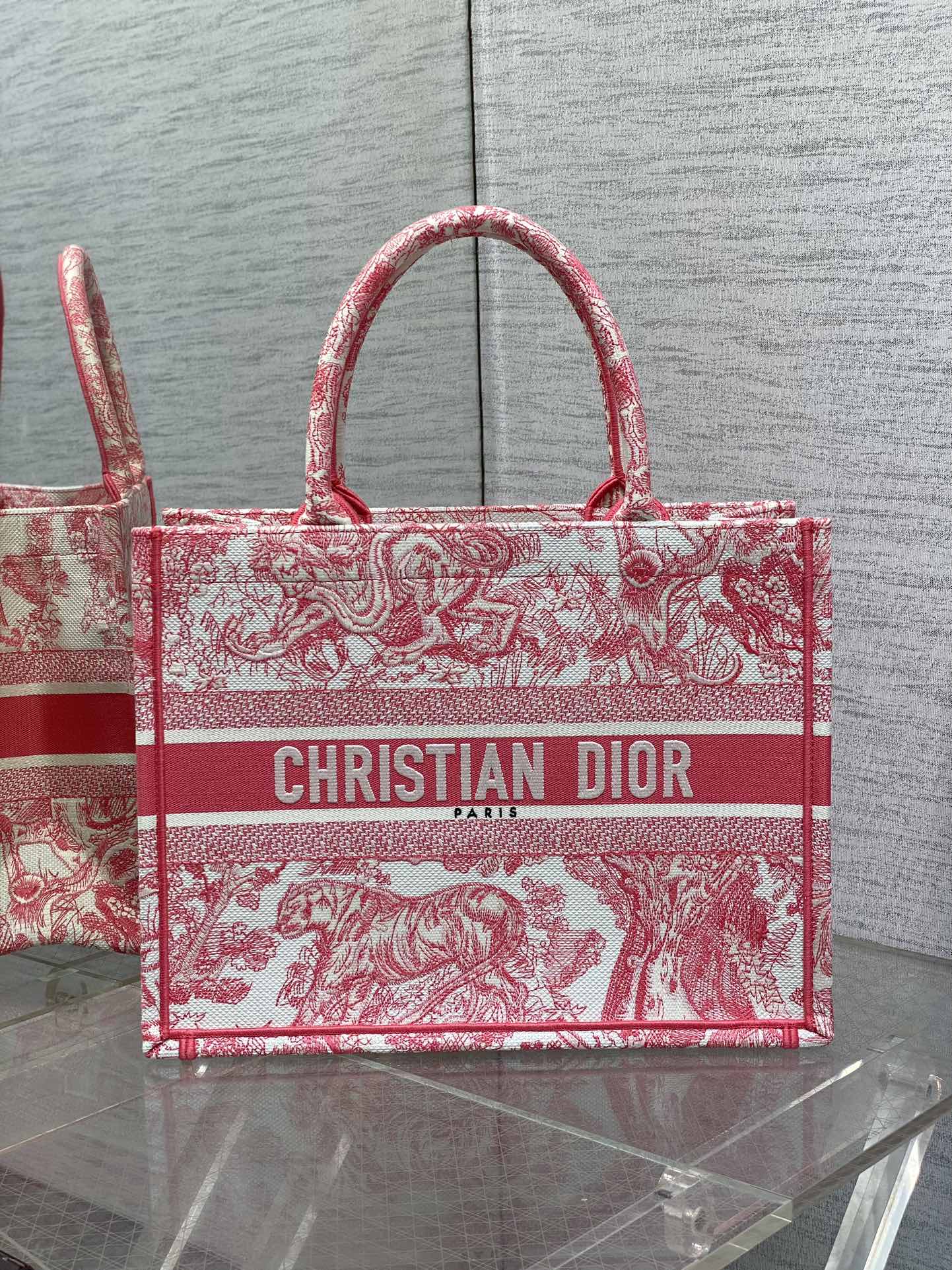 Bagsaaa Medium D10riviera D10r Book Tote Candy Pink Toile de Jouy Embroidery - 36 x 27.5 x 16.5 cm
