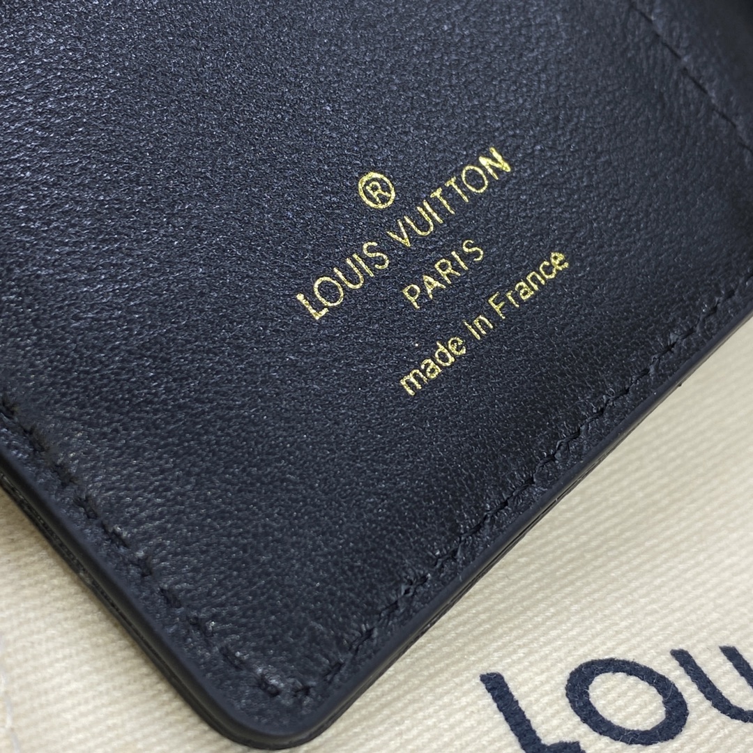 Bagsaaa L0vis Vvtt0n M81599 Lou Coussin Wallet Black - 11.5 x 8.5 x 2.2 cm