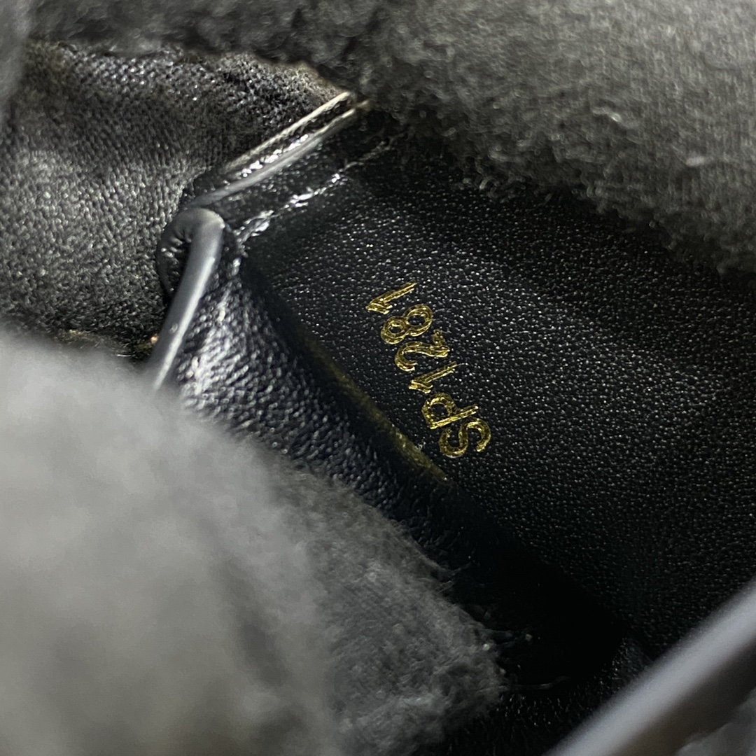 Bagsaaa L0vis Vvtt0n M81599 Lou Coussin Wallet Black - 11.5 x 8.5 x 2.2 cm