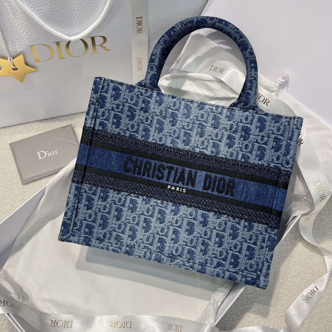 bagsaaa d10r small book tote blue De*1m d10r oblique jacquard - 26.5 x 22 x 14 cm